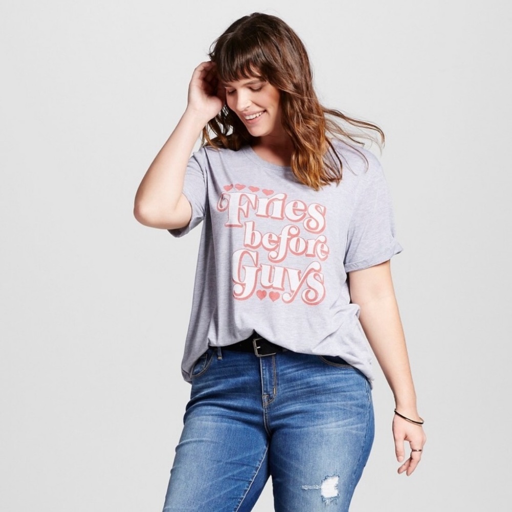 “Fries before guys” tee🌙